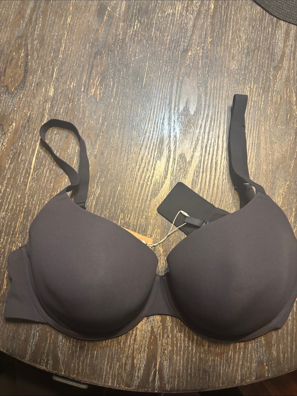 SKIMS Fits everybody 38DDD onyx NWT T Shirt Bra creases pads